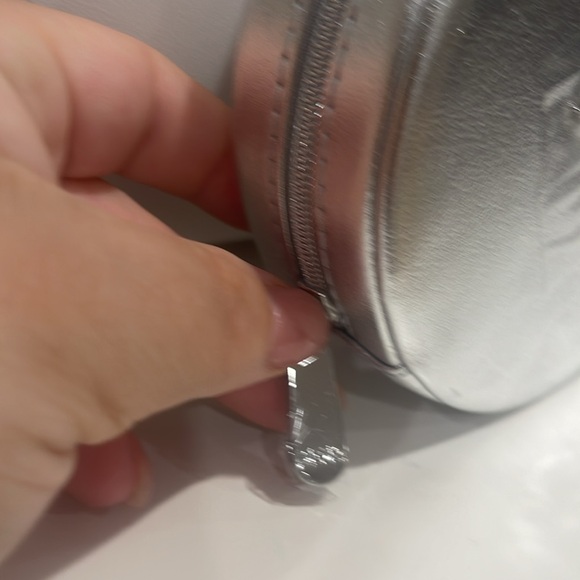 Dior limited edition coin purse new with out box⭐️⭐️⭐️⭐️⭐️⭐️ - Picture 2 of 3